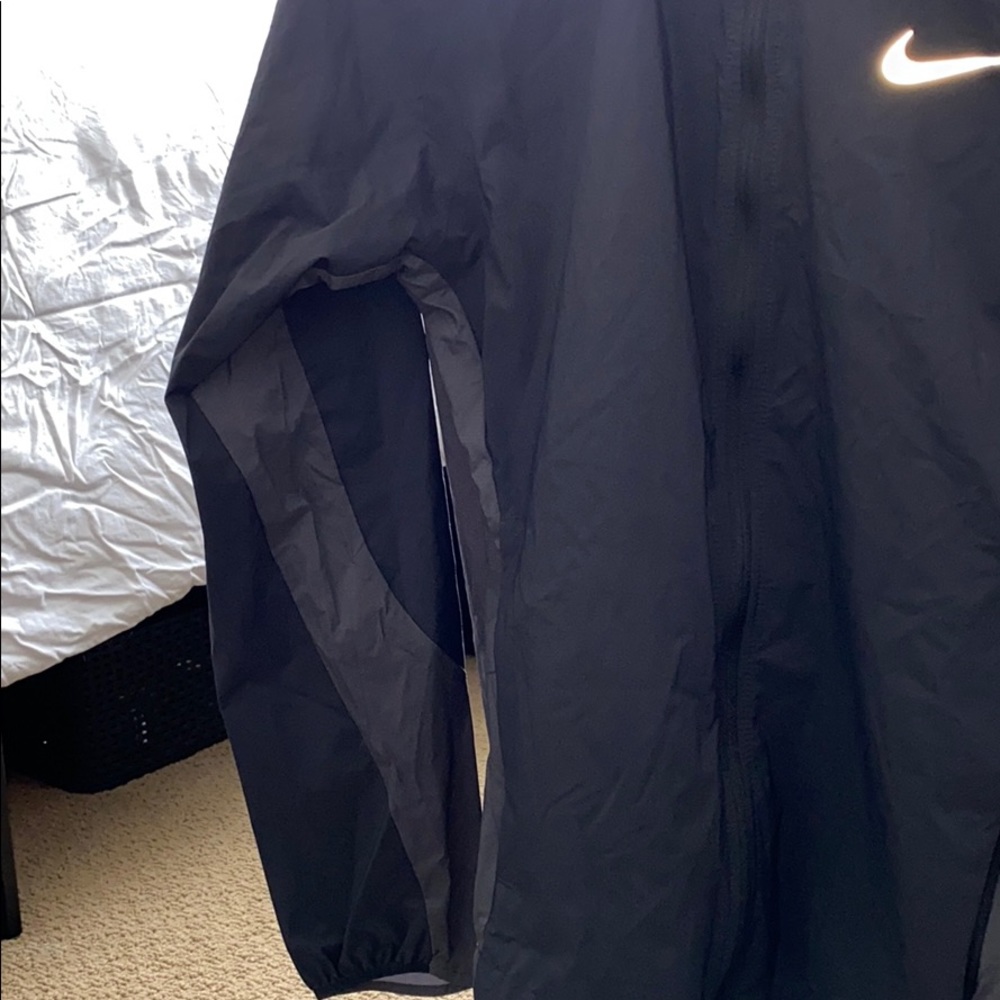 Nike Jacket - Picture 2 of 6